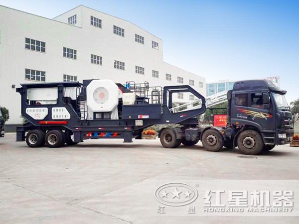 搭載車頭就能拉著走的移動(dòng)碎石機(jī) 搭載車頭就能拉著走的移動(dòng)碎石機(jī)