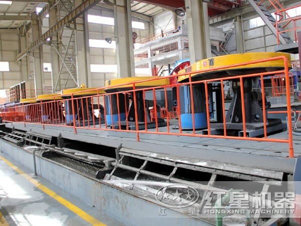 浮選機(jī)作業(yè)實(shí)拍圖 浮選機(jī)作業(yè)實(shí)拍圖