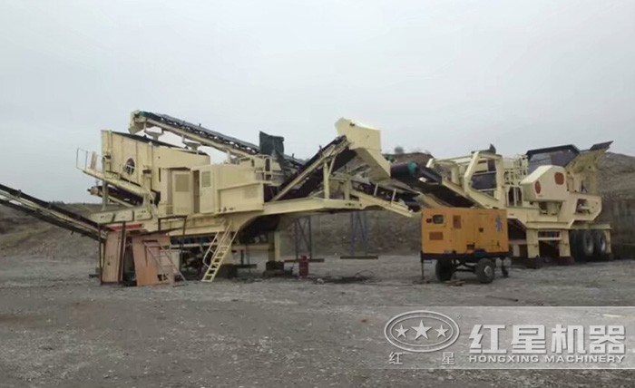 移動式磕石機(jī)現(xiàn)場