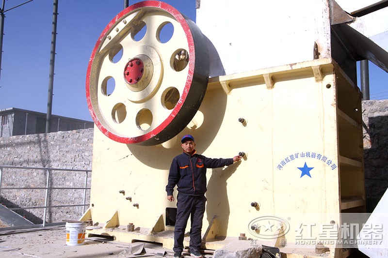 電動打石機(jī)安裝現(xiàn)場