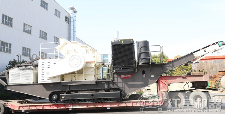 履帶式細碎機裝車發(fā)貨了 履帶式細碎機裝車發(fā)貨了