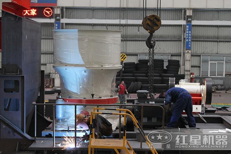 紅星車(chē)載移動(dòng)破石機(jī)車(chē)間