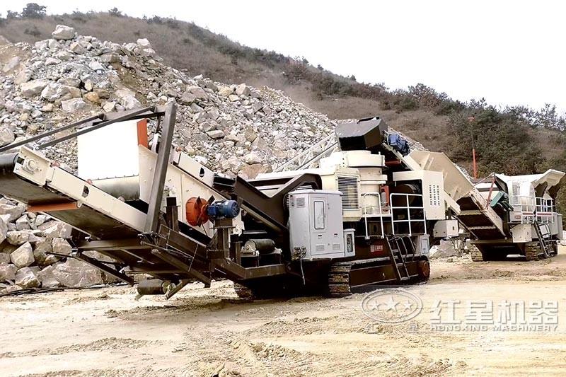 移動(dòng)式石子圓錐破碎機(jī)現(xiàn)場