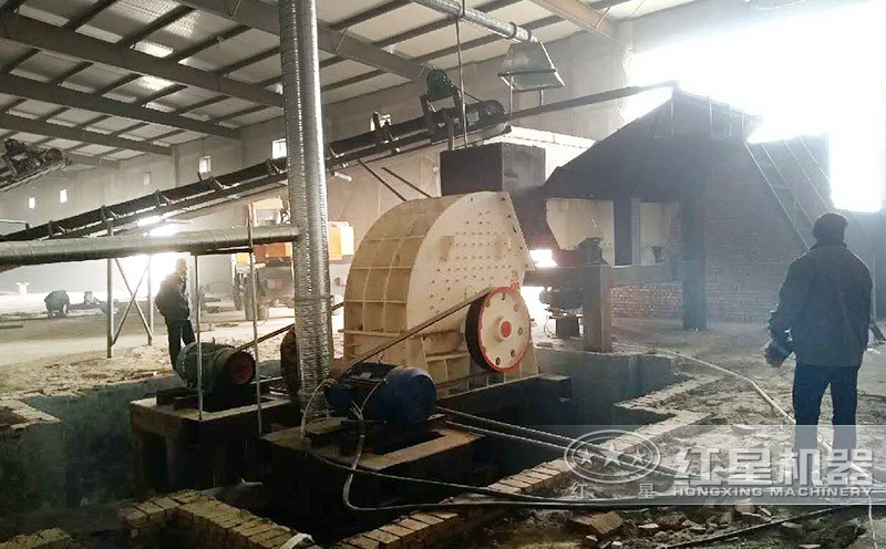 環(huán)保型錘式打沙機(jī)生產(chǎn)現(xiàn)場