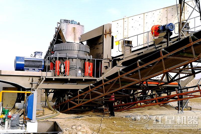 紅星安徽客戶配置可移動式打石頭機(jī)器，便捷性更好