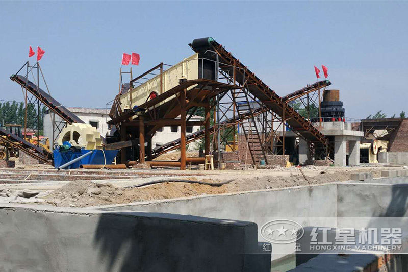 鵝卵石制砂、洗砂現(xiàn)場