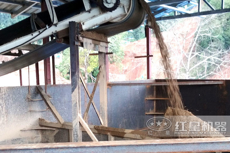 紅星移動(dòng)制砂機(jī)現(xiàn)場(chǎng)物料展示 紅星移動(dòng)制砂機(jī)現(xiàn)場(chǎng)物料展示