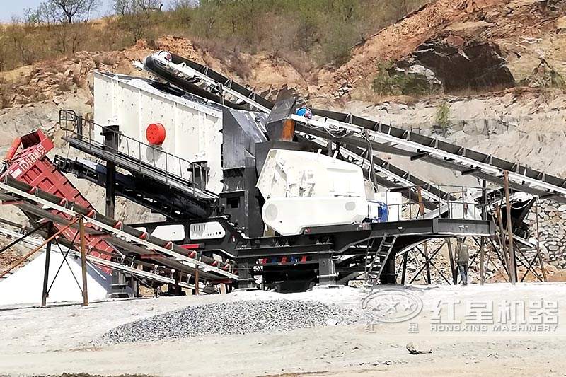 移動(dòng)破碎石子機(jī)生產(chǎn)現(xiàn)場(chǎng)