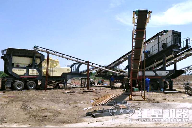 紅星移動(dòng)打石設(shè)備客戶現(xiàn)場(chǎng)，時(shí)產(chǎn)100噸