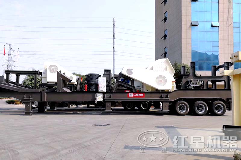 紅星車載碎石機廠區(qū)，多種現(xiàn)貨