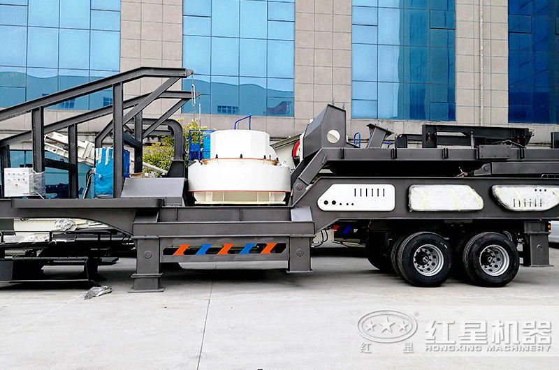 移動式石頭制砂機掛起車頭就能跑，轉場靈活
