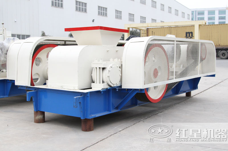 對輥石子制砂機(jī)，可處理含水分8%左右物料不堵塞