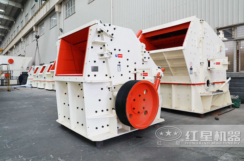 反擊式破碎機(jī)針對(duì)中低硬度石頭粉碎