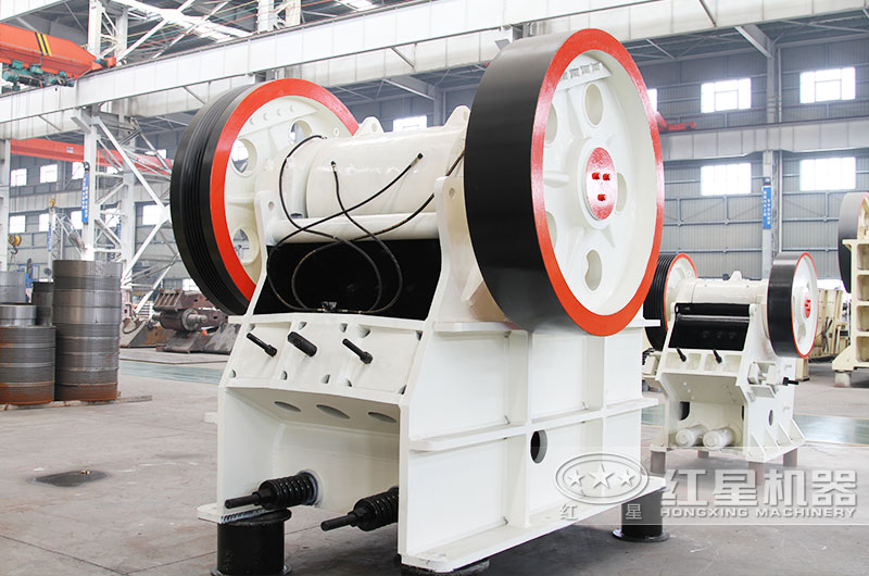 大型鄂式破碎機，粗碎石子軋石設(shè)備