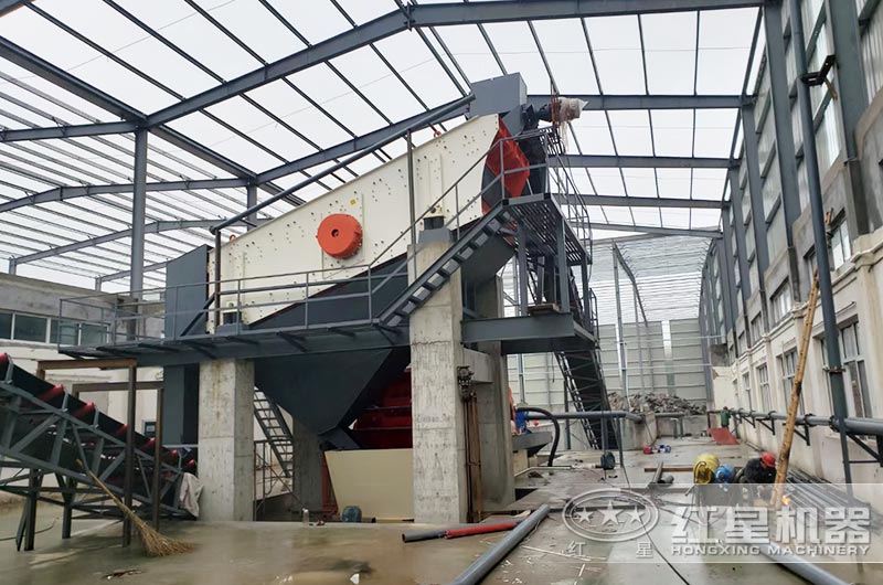 振動(dòng)篩安裝現(xiàn)場